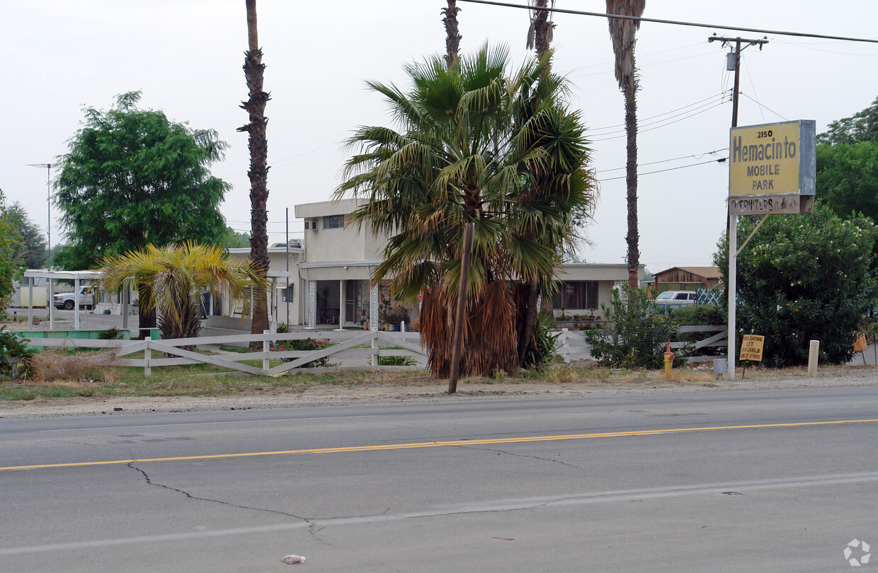 Building Photo - 2150 S San Jacinto Ave