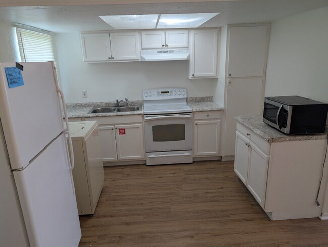 Building Photo - 3217 Jeffcott St