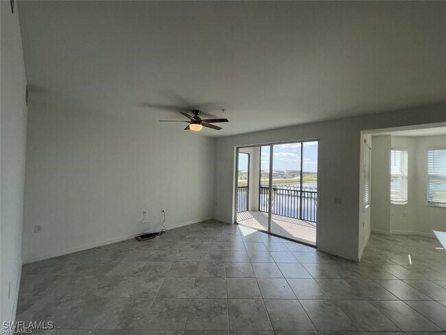 Foto del edificio - 5835 Double Eagle Cir