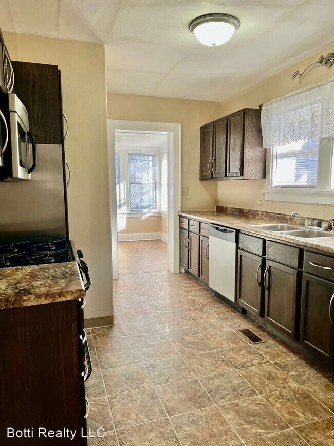 Building Photo - 2 br, 1 bath House - 1707 Grant Ave