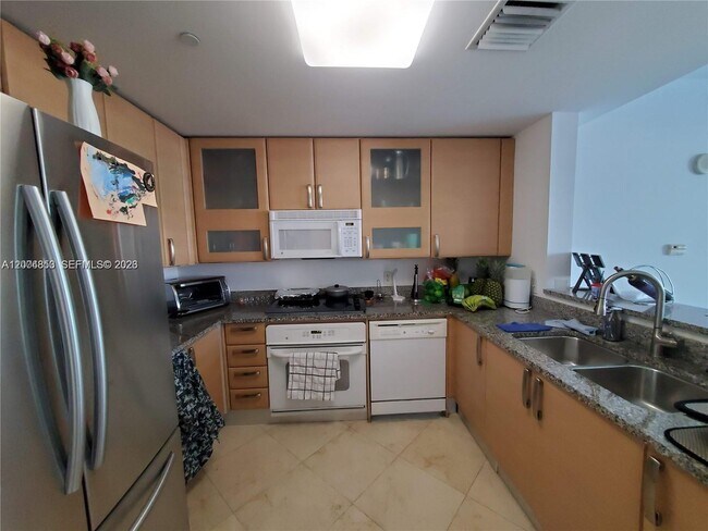 Foto del edificio - 2101 Brickell Ave