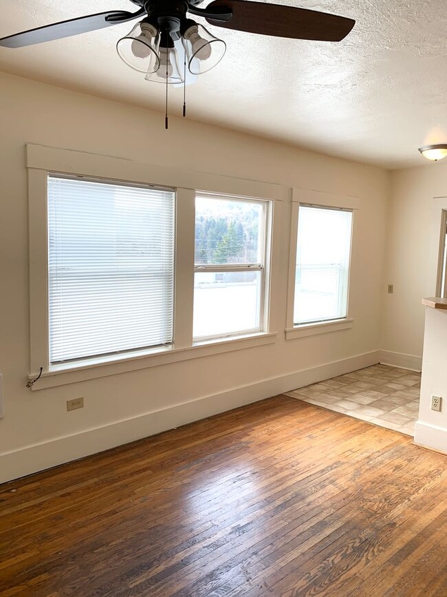 Building Photo - 1 Bedroom in Sellwood