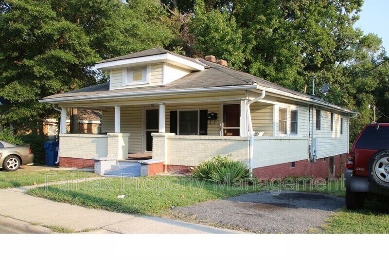 Primary Photo - 301 E Lawson St