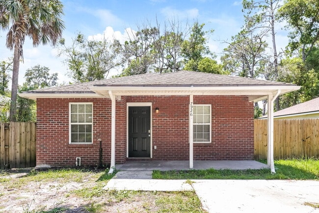 Building Photo - 7926 Pipit Ave