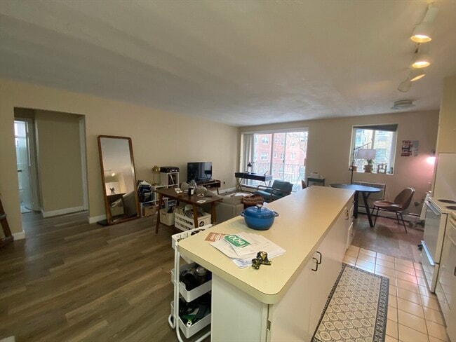 Foto del edificio - 122 Sewall Ave