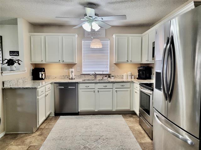 Building Photo - 1546 Englewood Dr