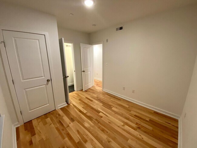 Foto del edificio - 1537 Cecil B. Moore Ave
