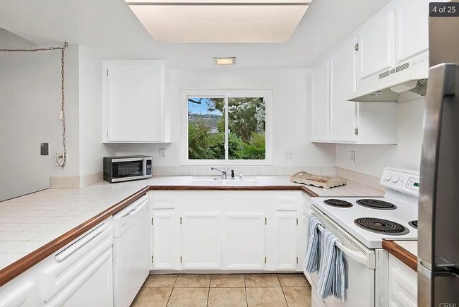 Foto del edificio - 1498 Gustavo St