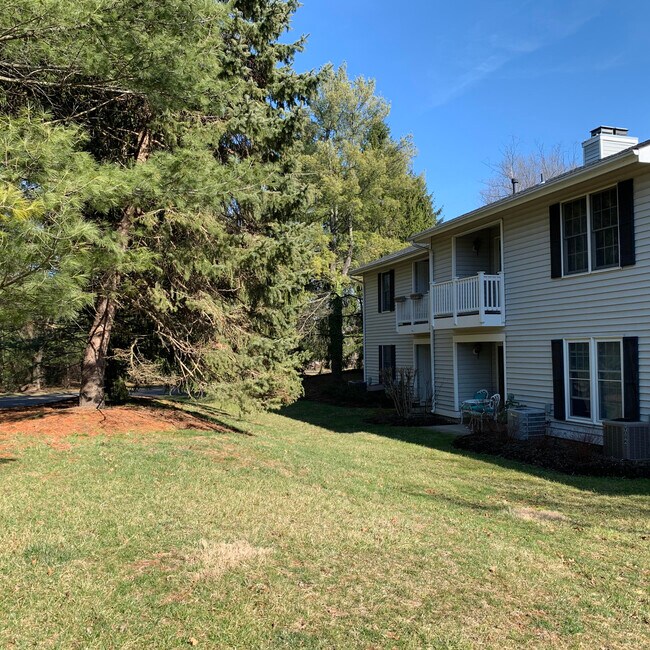 130 Mockingbird Ct Unit 130 Mockingbird, Three Bridges, NJ 08887