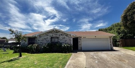 Building Photo - 1615 Dove Dr
