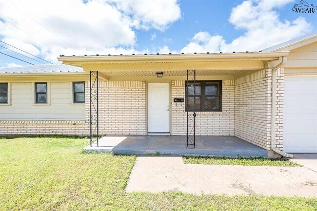 Foto del edificio - 4004 Hooper Dr