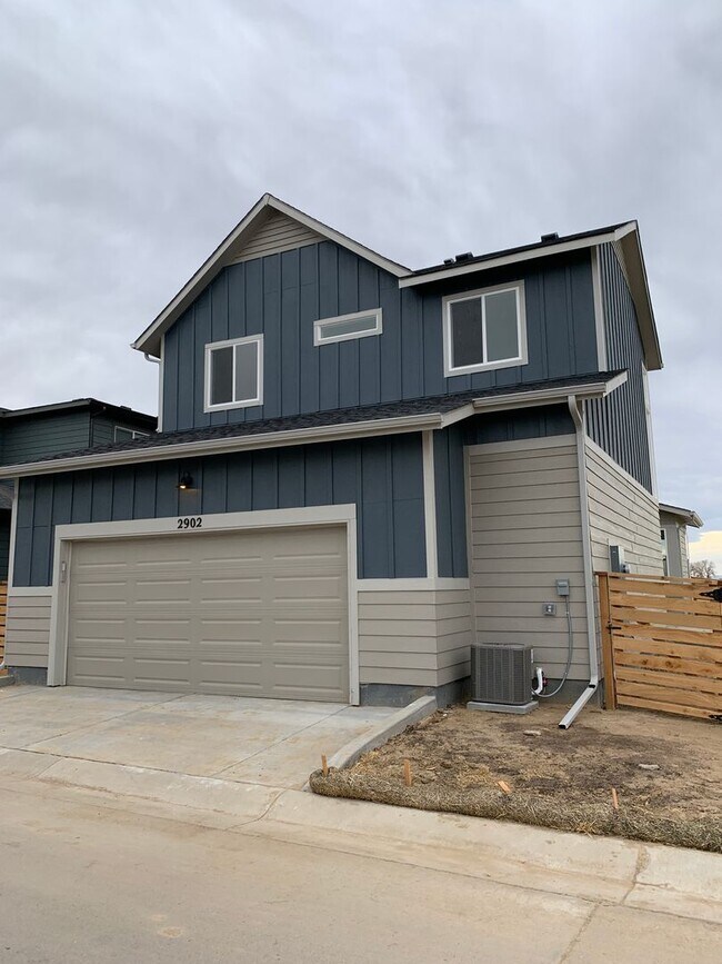 Building Photo - Single Family Home 3 Bed 2.5 Baths - Mosai...