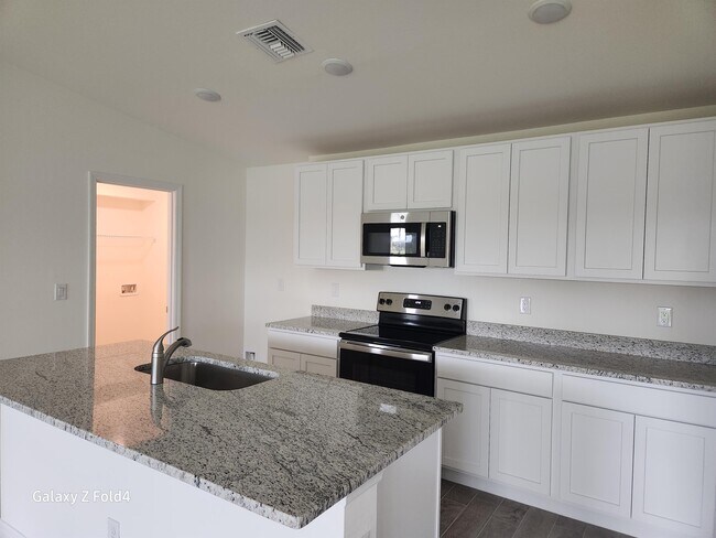 Foto del edificio - 214 Jacaranda Pkwy E