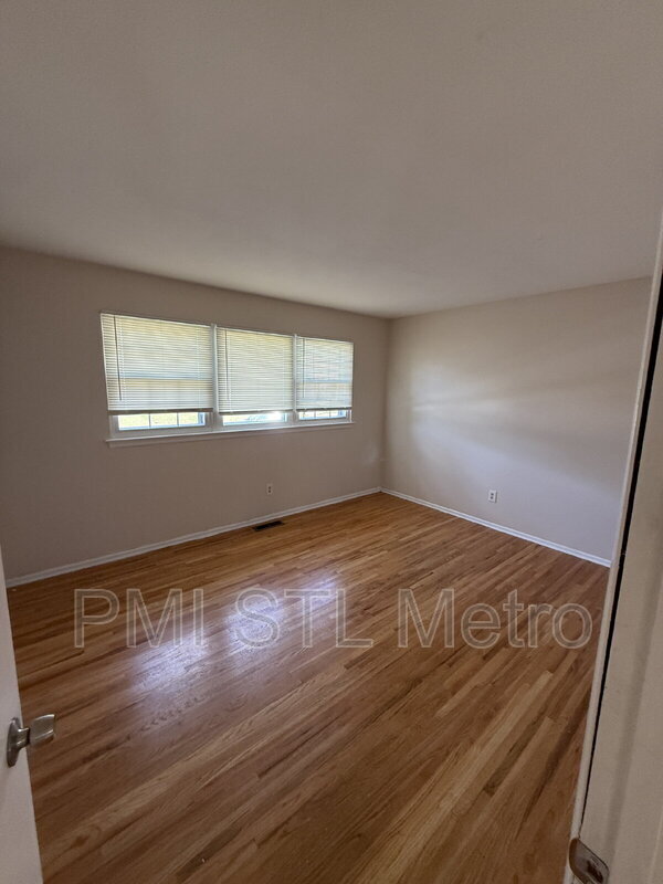 Foto del edificio - 4924 Spring Forest Ln