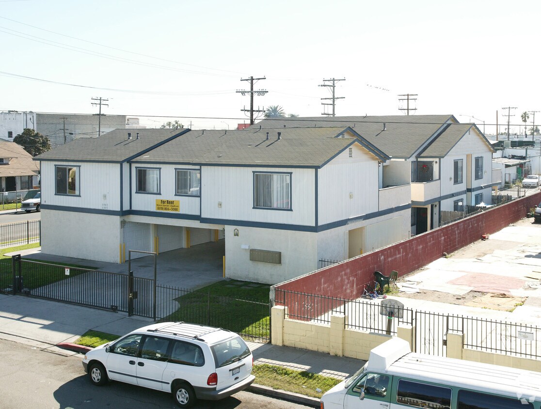 Vista del edificio principal - 2987 L St