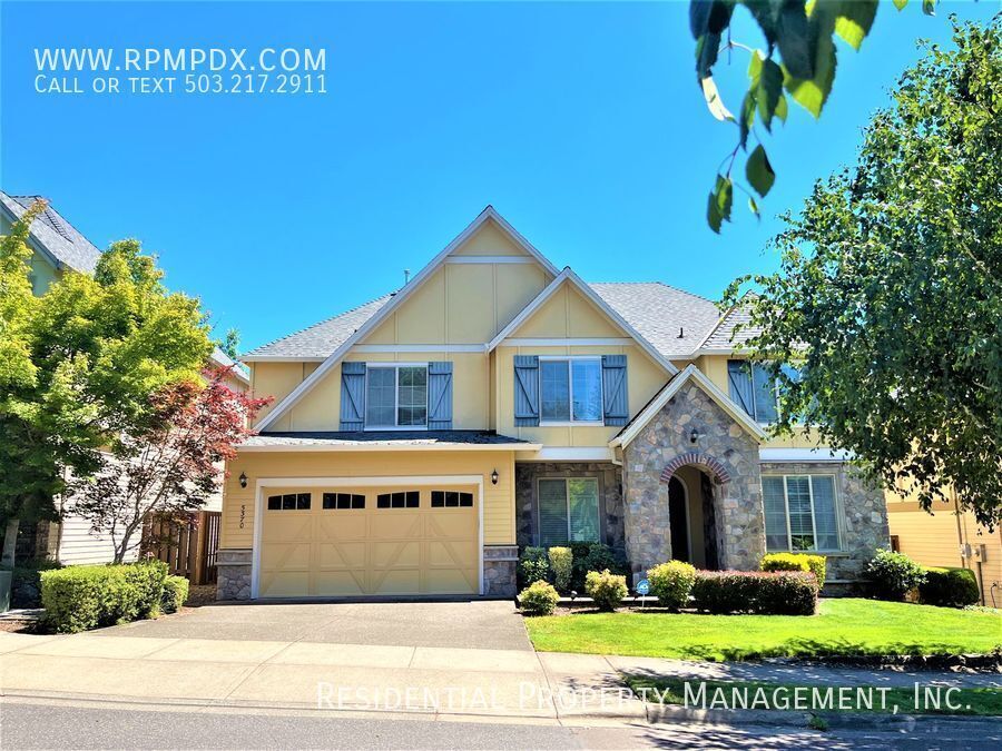 Foto principal - Sought After Arbor Heights Home with Commu...