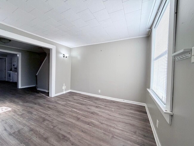 Building Photo - 123 E Louther St