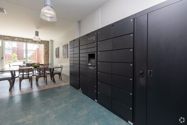 Salón - Edge Merrimack