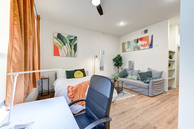 Building Photo - 1111 Shepherd Dr