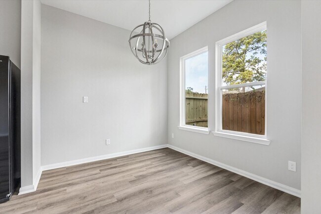Building Photo - 9912 Clark Cyn Ln
