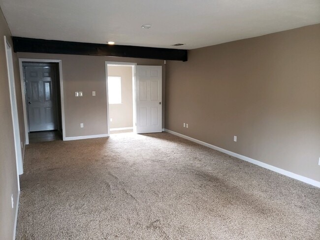 Building Photo - “The Perfect Place to Rent”