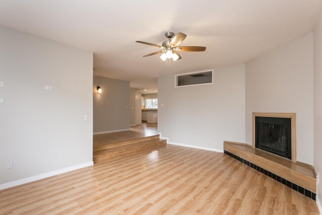 Building Photo - 630 Sunrise Blvd