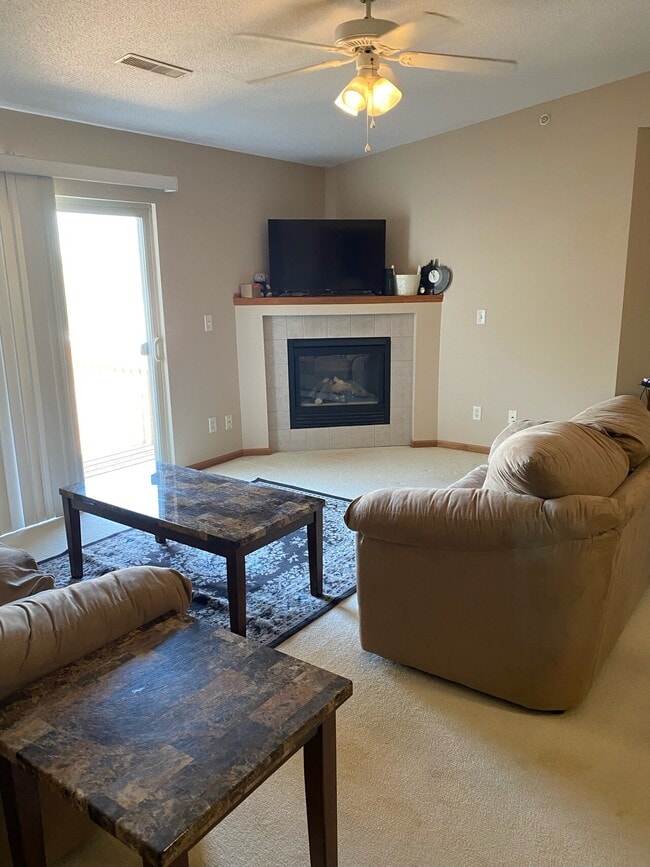 Building Photo - 50 Zeller Crossing Unit 309