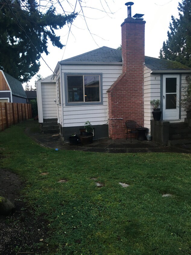 Primary Photo - 5112 SW Olga St