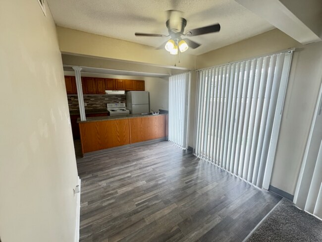 Foto del edificio - 7311 Buckingham Dr