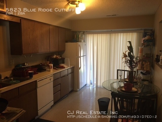 Foto del edificio - 5823 Blue Ridge Cutoff