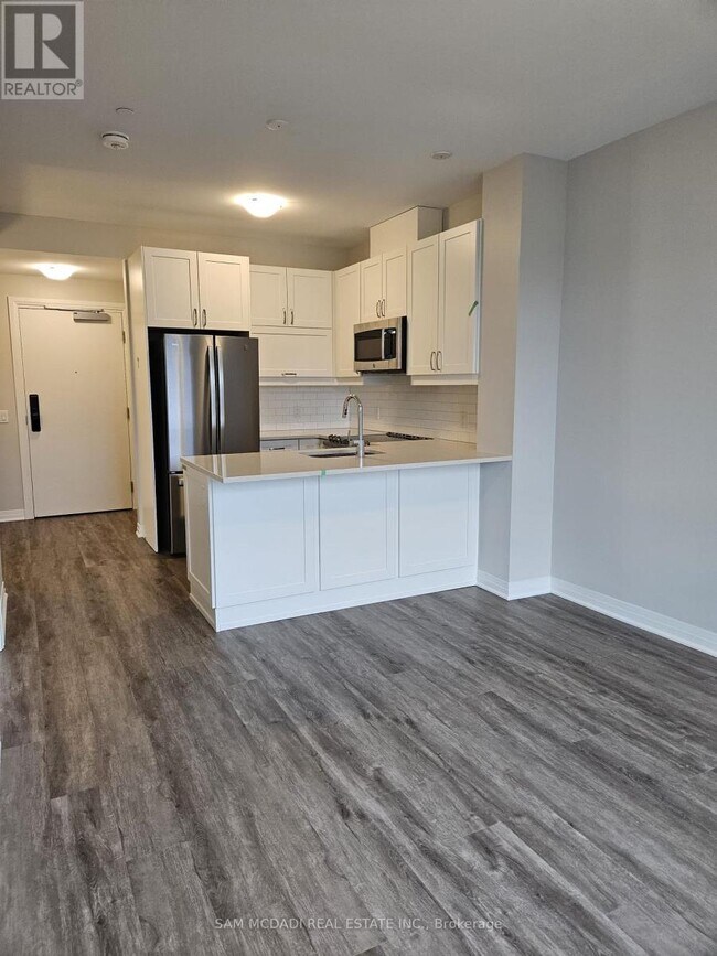 Photo du bâtiment - 460-460 Gordon Krantz Ave