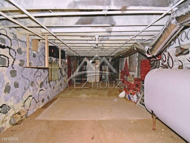 Building Photo - 2117 Barclay St