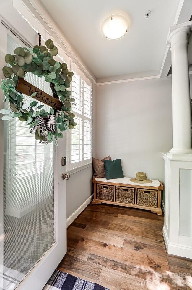 Foto del edificio - 400 Clarice Ave