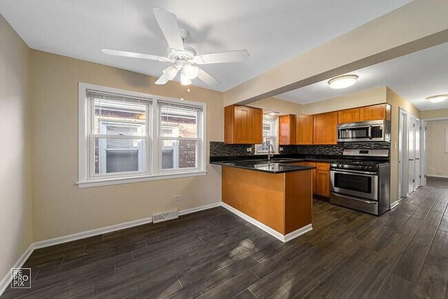 Foto del edificio - Located in Chicago’s desirable Mount Greenwood neighborhood