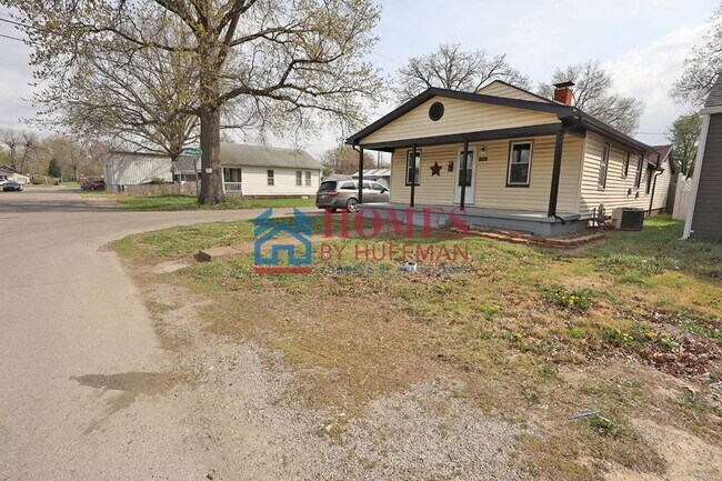 Foto del edificio - Two Bedroom House | Move In Ready!