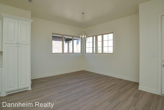 Building Photo - 4 br, 3 bath House - 7615 52nd