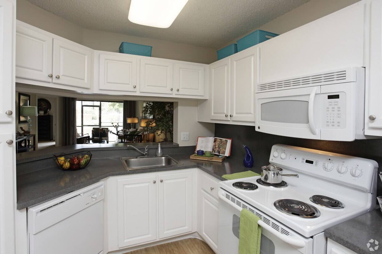 Serramar Apartment Homes Apartments Fort Lauderdale Fl Kitchen Serramar Apartment Homes