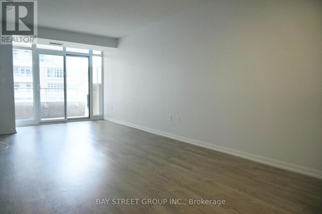 Photo du bâtiment - 75-975 E Liberty St