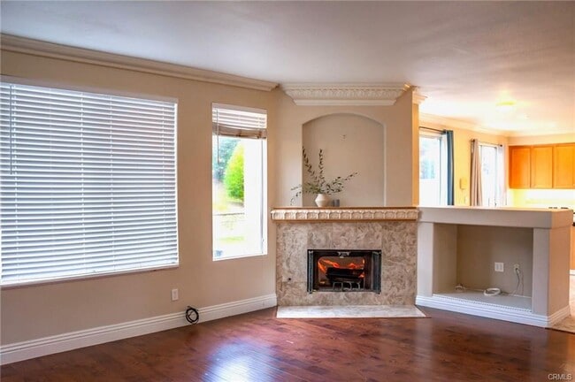 Building Photo - 4469 Torrey Pines Dr