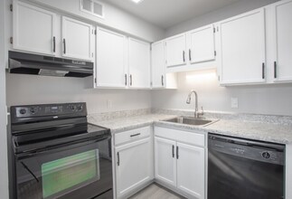 Interior Photo - Autumn Lakes Apartments