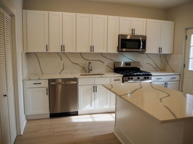 Foto del edificio - 1205 Hillside Pl