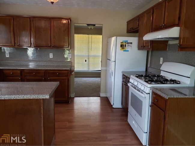 Building Photo - 180 Springhouse Ln