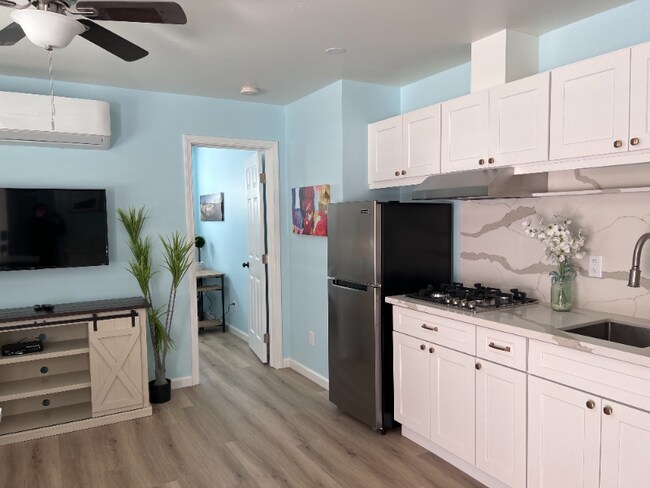Building Photo - 679 Avenida Cordoba