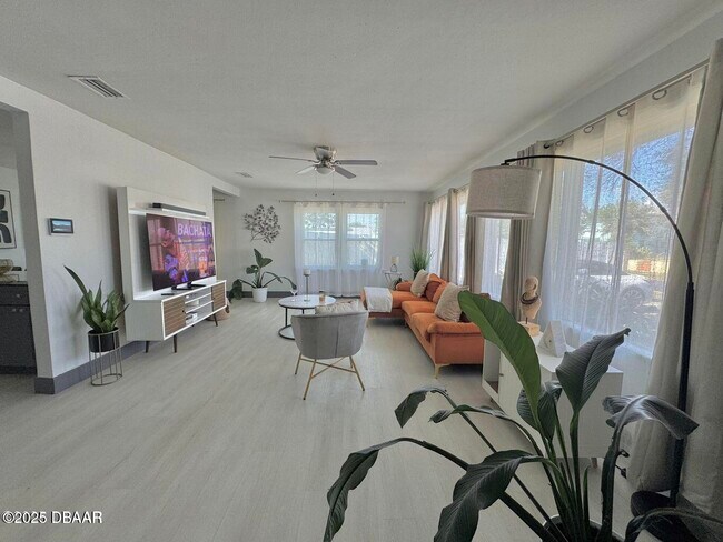 Foto del edificio - 326 Ribault Ave