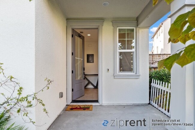 Building Photo - 4 br, 3.5 bath House - 2021 Confidence Wy,...