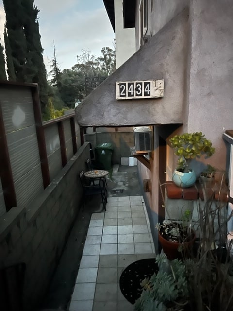 Entrada principal - 2434 Riverside Pl