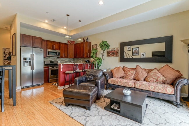 Photo - 1533 Fairmount Ave Apartment