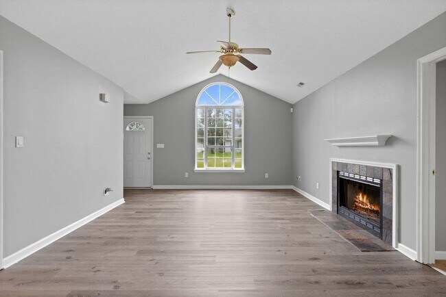 Foto del edificio - Adorable Home in Horse Creek Farms!