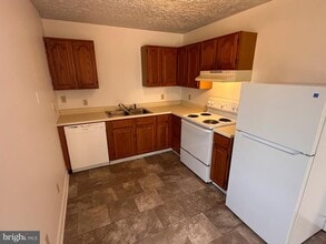 Building Photo - 30 Westridge Dr