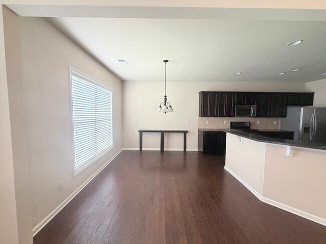 Foto del edificio - 5230 Brierstone Dr